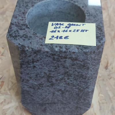 Vase carre granit 2